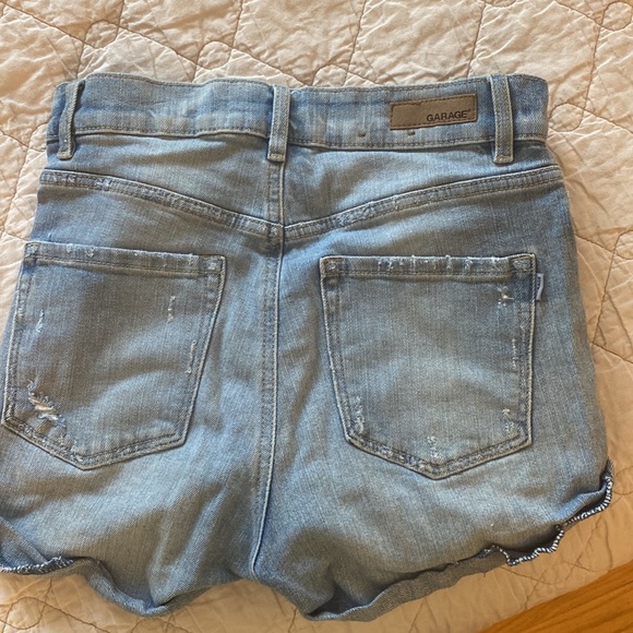 Size 3 Garage Jean shorts - Picture 2 of 2